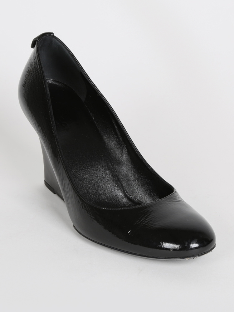 Gucci Patent Leather Wedge Pumps 38 www.luxurybags