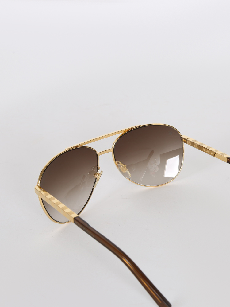 Louis Vuitton Attitude Sunglasses Gold Acetate & Metal. Size U