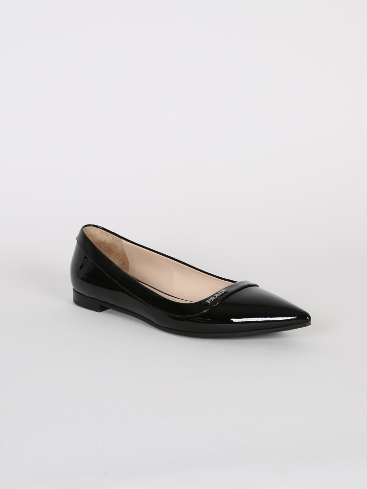 Prada Pointy Toe Black Patent Flats 36 5 www.luxurybags