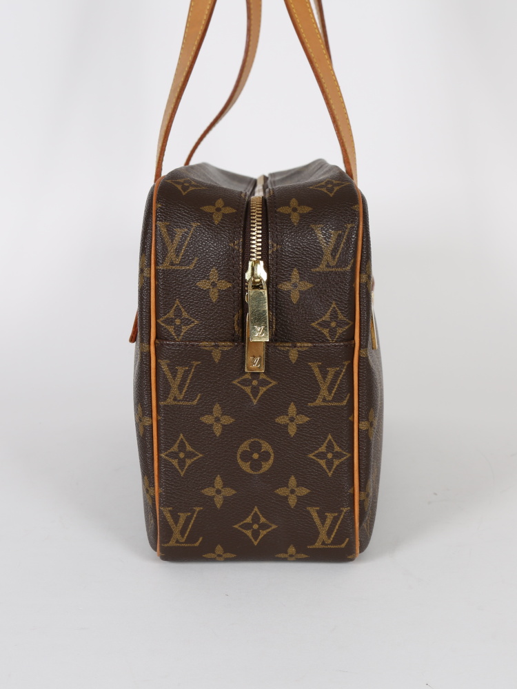 Louis Vuitton Monogram Canvas GM Bag