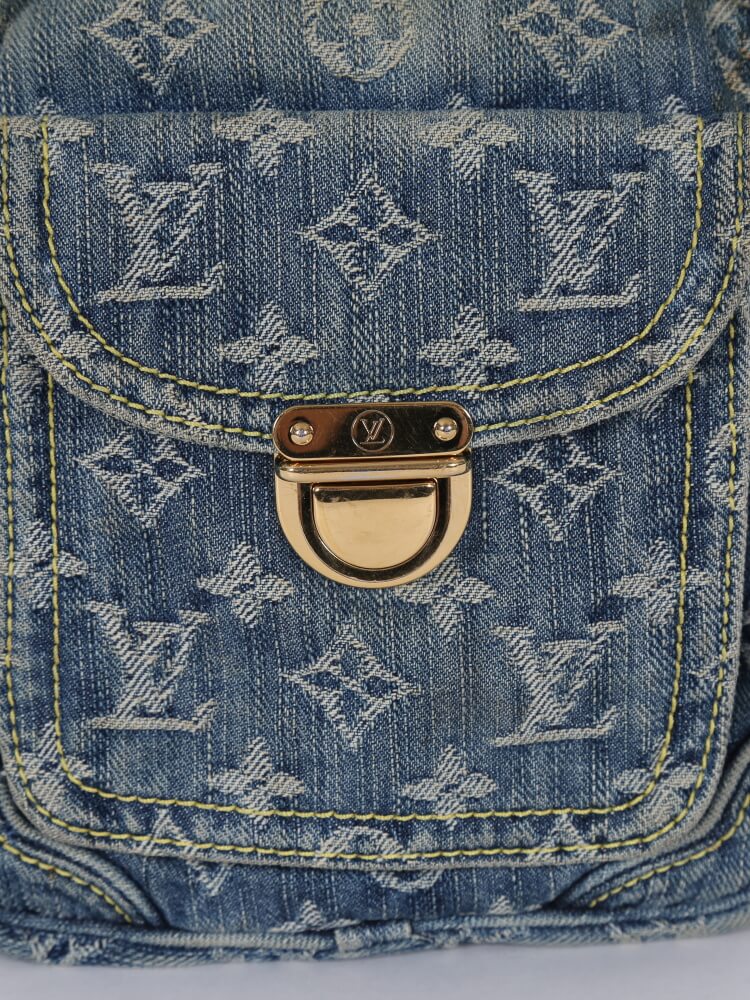 LOUIS VUITTON Monogram Denim Camera Bag Shoulder Bag Blue M95348 LV Auth  30022a ref.599969 - Joli Closet