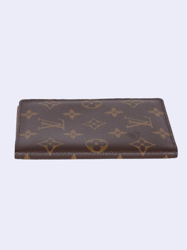 Louis Vuitton Addicted: Monogramouflage Passport Cover