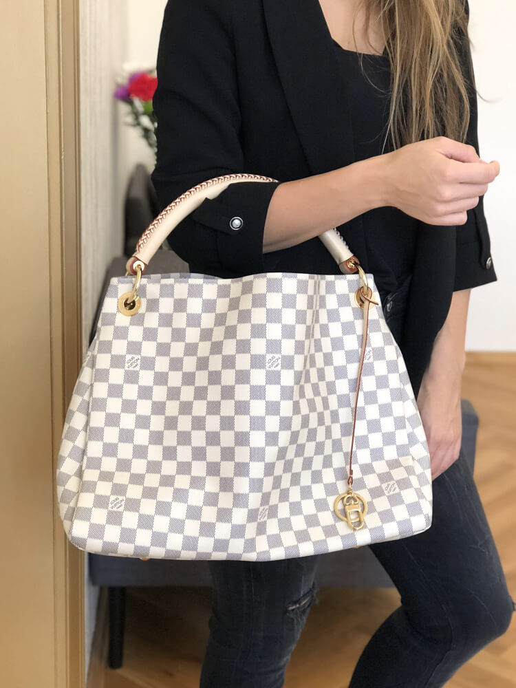 Louis Vuitton Artsy MM Damier Azur Canvas www.luxurybags