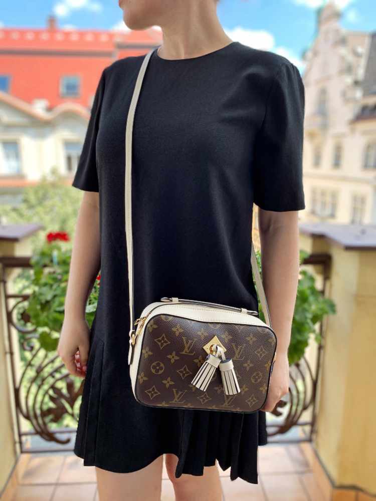 Louis Vuitton Monogram Canvas Saintonge Bag Creme M43559
