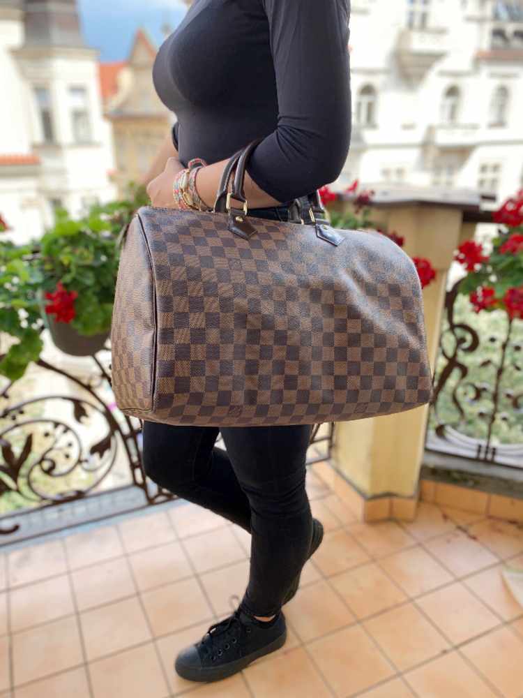 Whats in my bag?!?!? Louis Vuitton Speedy 35 Damier Ebene