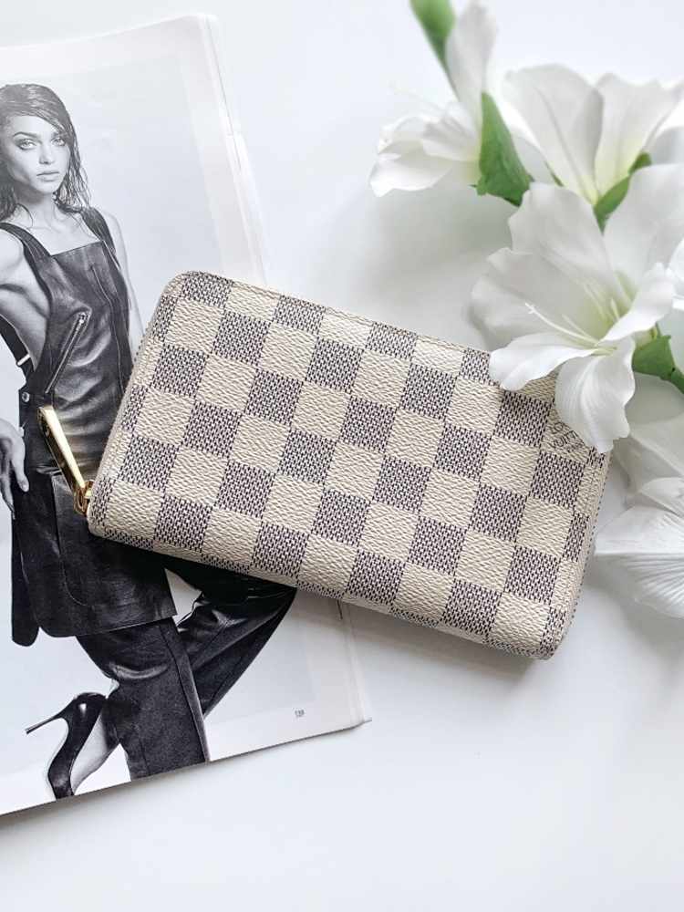 Louis Vuitton Zippy Compact Wallet Damier Azur Canvas www.luxurybags