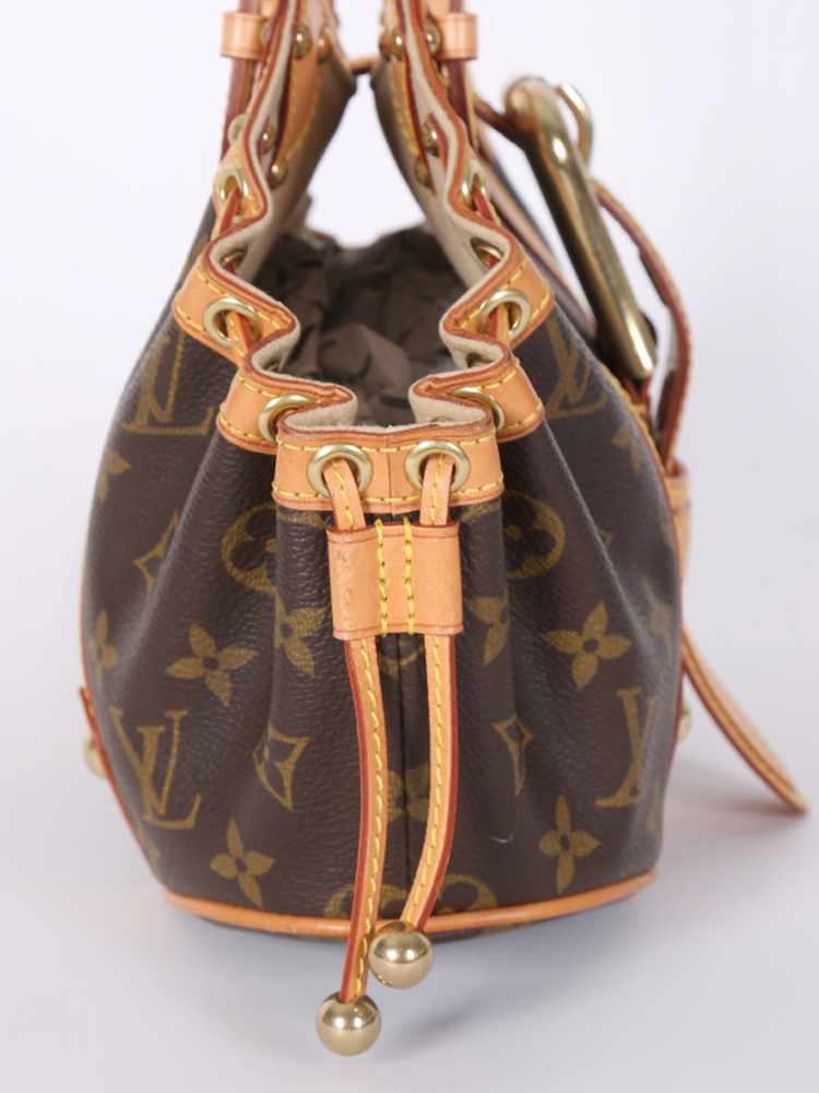 Theda leather bag Louis Vuitton Brown in Leather - 31947874