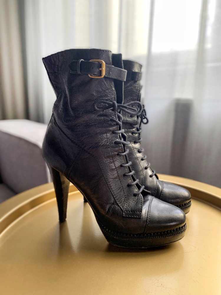 Burberry Lace Up Leather High Heel Ankle Boots Black 40 www.luxurybags