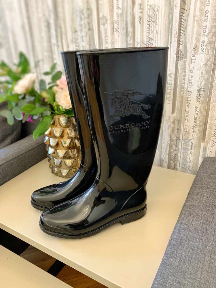 Black rain boots with bow on sale