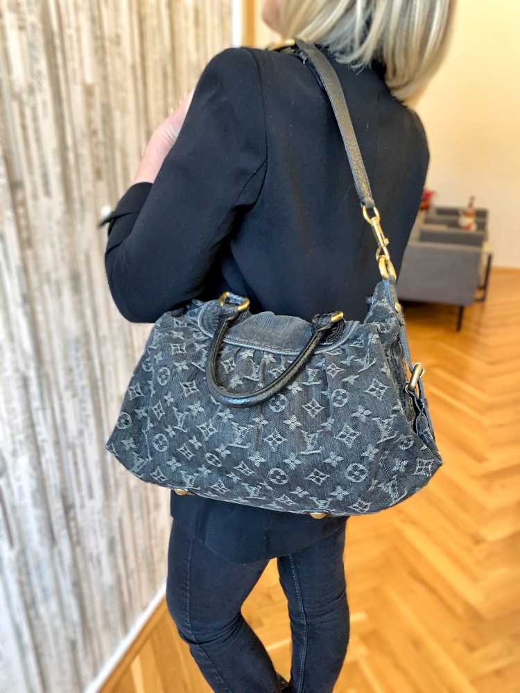 Louis Vuitton Neo Cabby Handbag 394237