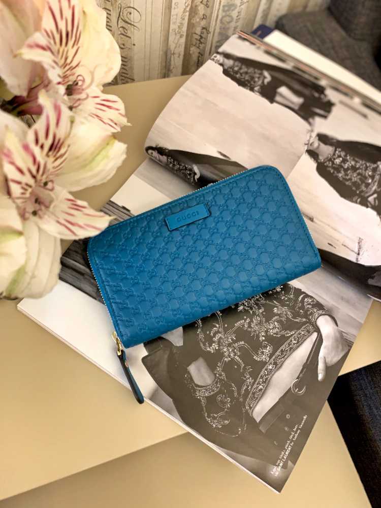 gucci turquoise wallet