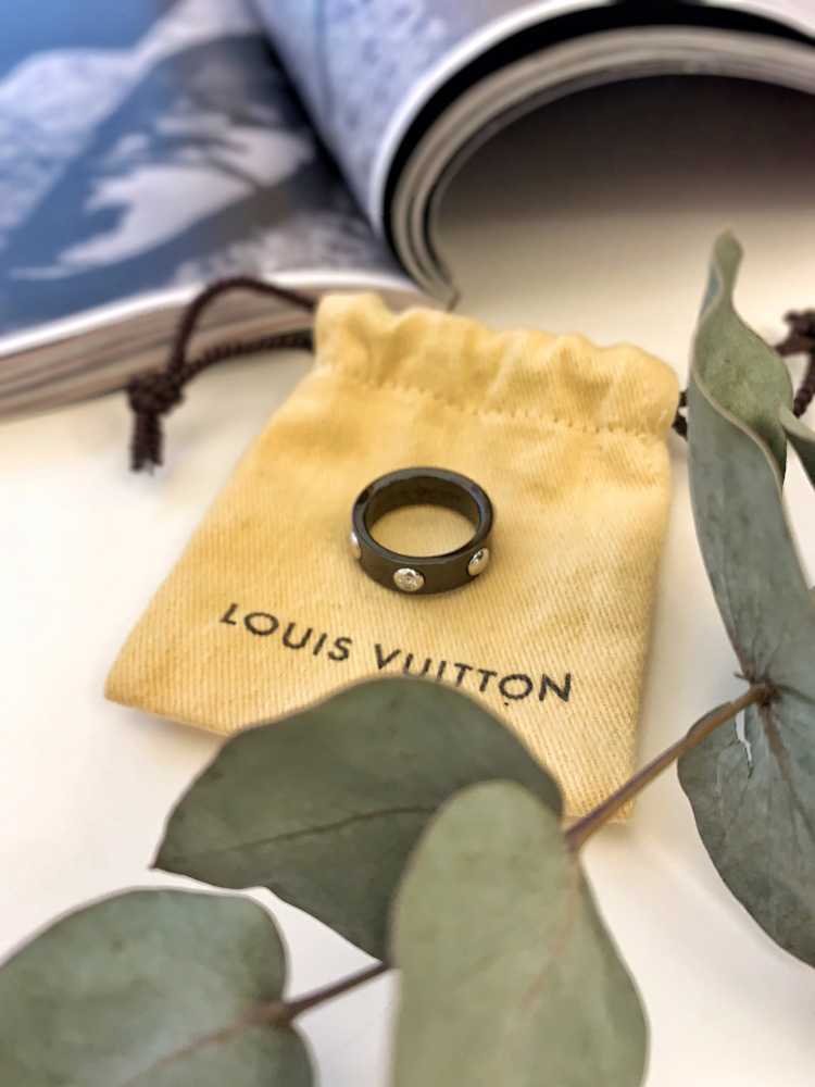 Emprise white gold ring with diamonds, Louis Vuitton