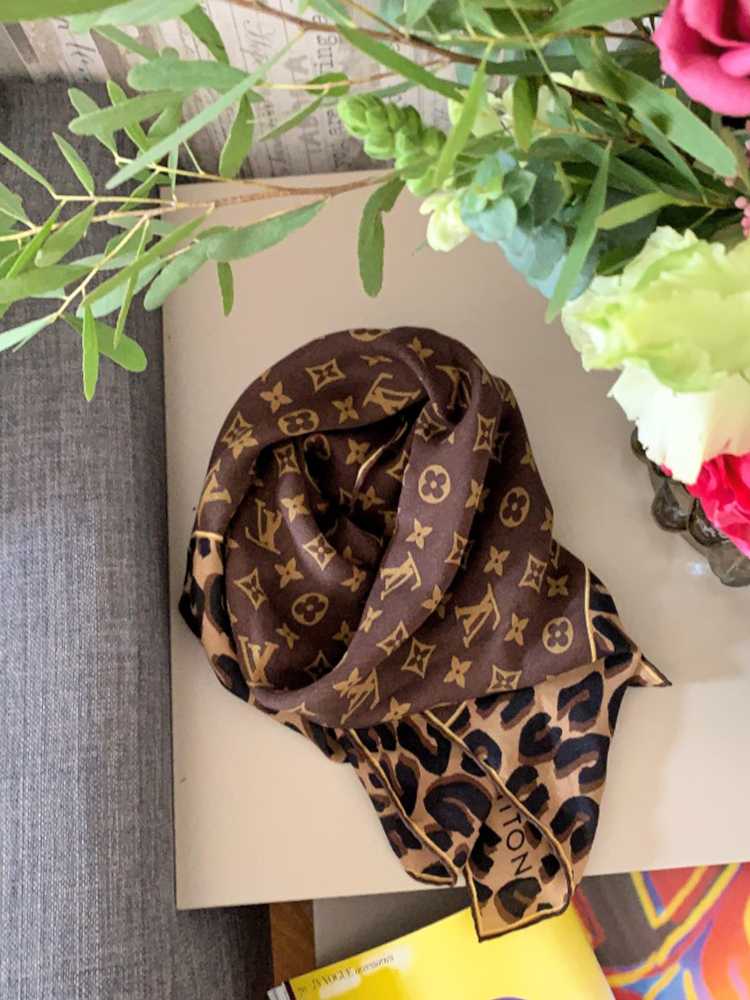Leopard print silk scarf Louis Vuitton Brown in Silk - 1435020