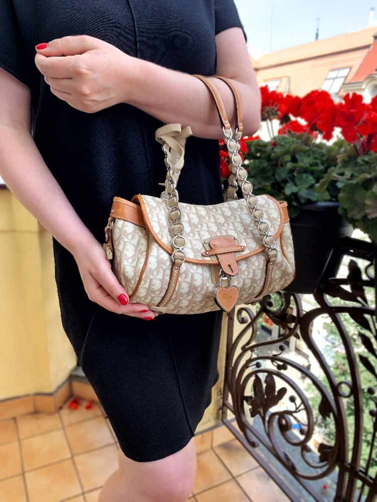 Dior Trotter Romantique Heart Detail Shoulder Bag Beige www.luxurybags