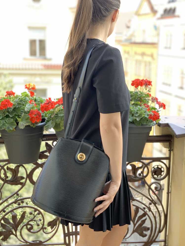 Louis Vuitton Black Epi Leather Cluny Bucket Shoulder Bag