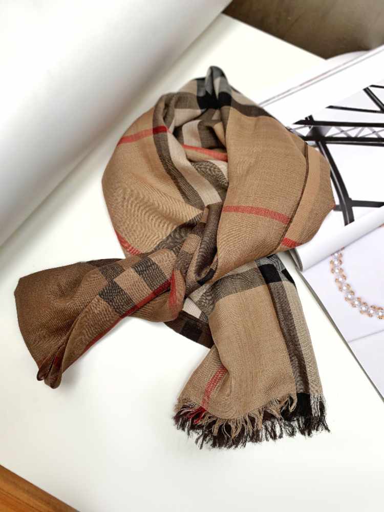 Burberry deals ombre scarf