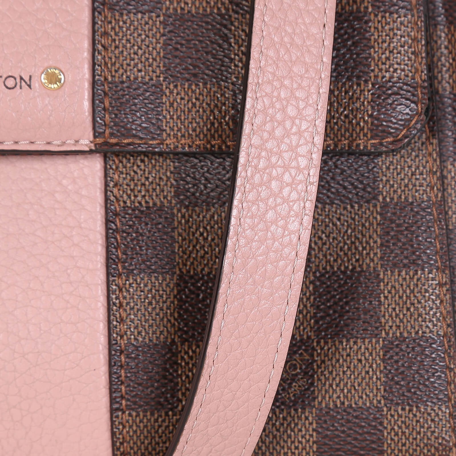 Lv Bond Street BB Magnolia Comes with dust bag Overall condition 9.9/10  Clean and odorless IDR 20.000.000