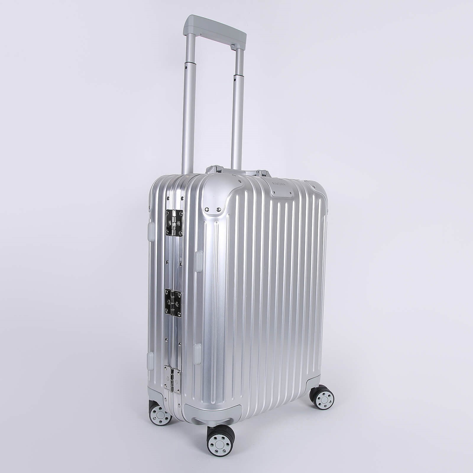 Rimowa Rimowa Original Cabin Aluminium Suitcase Silver www.luxurybags