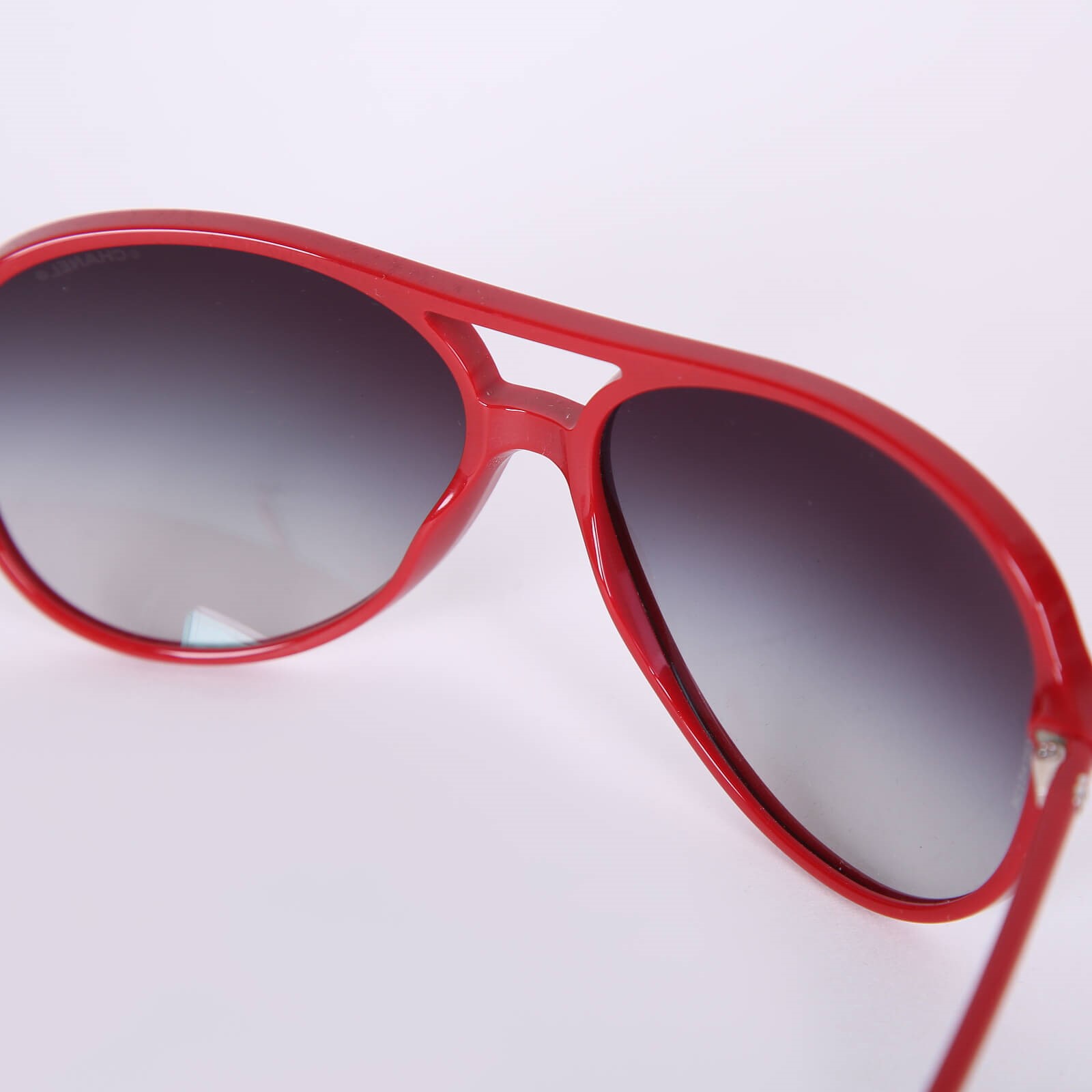 Aviator sunglasses red on sale